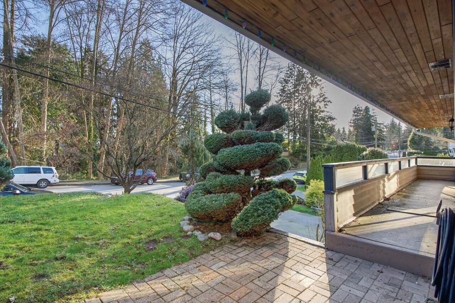 532 W 23 Street North Vancouver, BC - 26