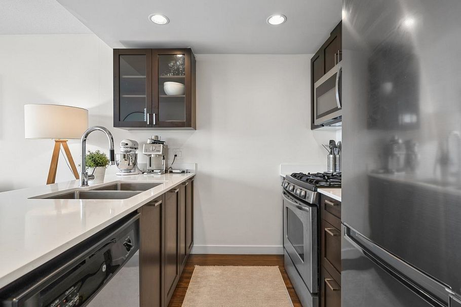 1903 4815 Eldorado Mews Vancouver, BC - 4