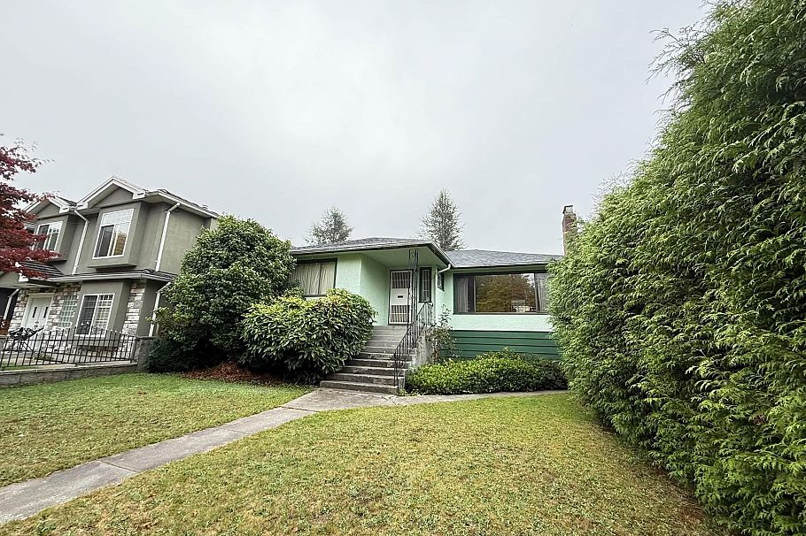 928 E 31st Avenue Vancouver, BC - 1