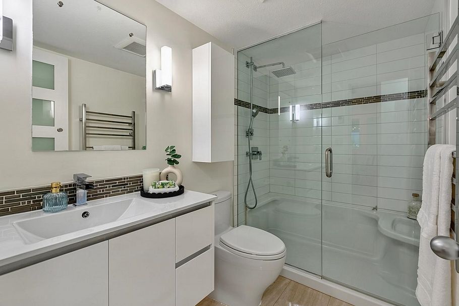 7 3250 W 4th Avenue Vancouver, BC - 16