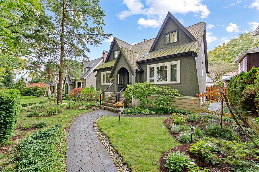 2923 W 32nd Avenue Vancouver, BC - 2