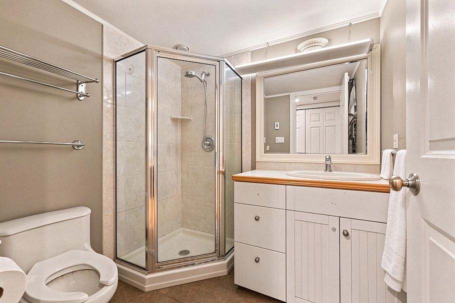 2923 W 32nd Avenue Vancouver, BC - 19