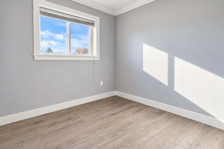 2216 Mannering Avenue Vancouver, BC - 12