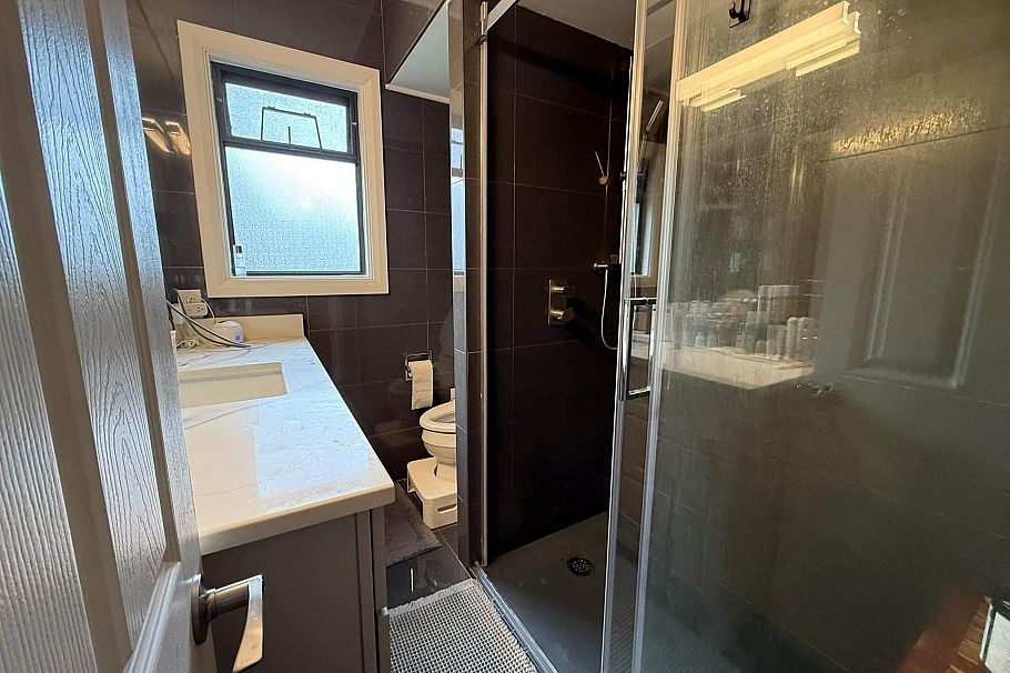 928 E 31st Avenue Vancouver, BC - 7