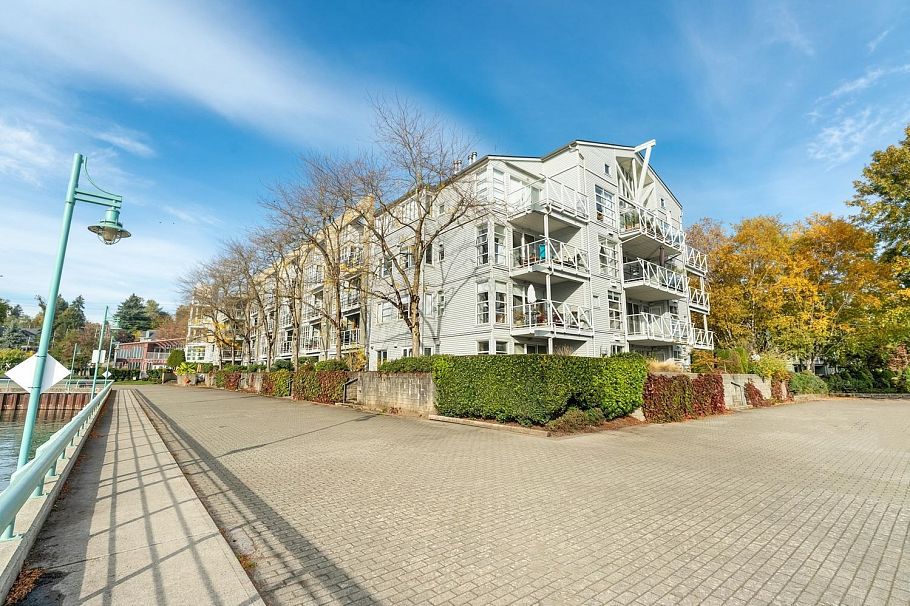 302 2020 E Kent Avenue Vancouver, BC - 2