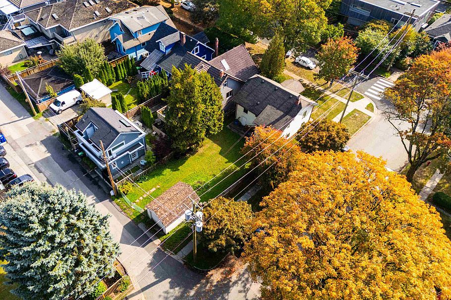 111 E 18th Avenue Vancouver, BC - 13