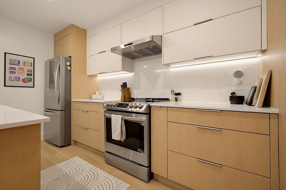 204 1345 Comox Street Vancouver, BC - 8