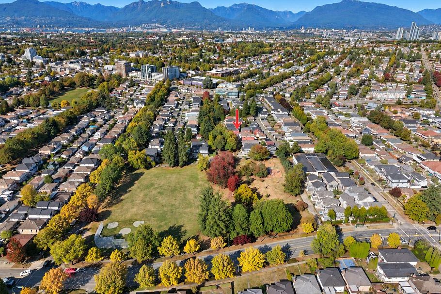 5502 Dundee Street Vancouver, BC - 26