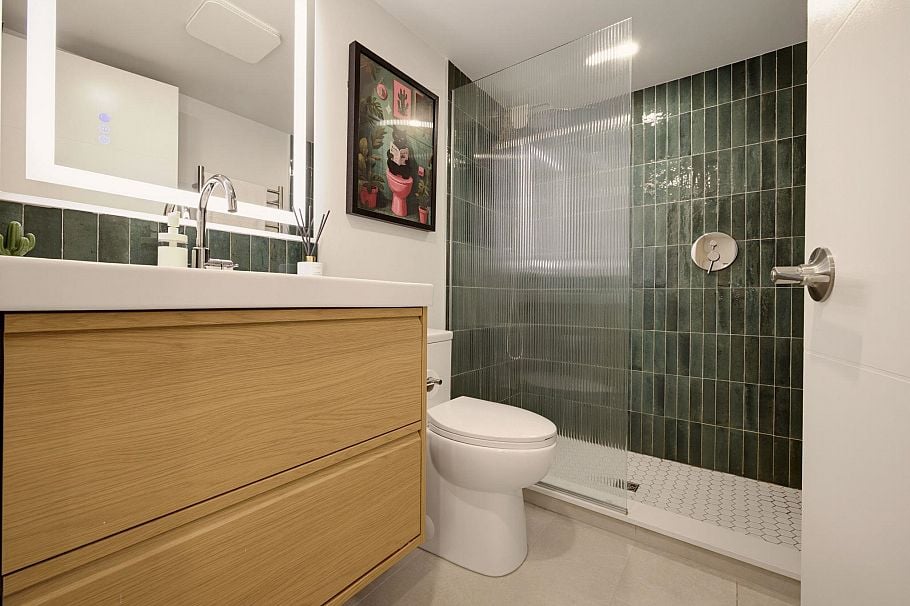 204 1345 Comox Street Vancouver, BC - 18