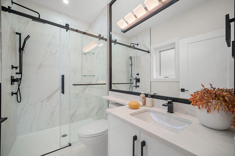 1554 W 66th Avenue Vancouver, BC - 13