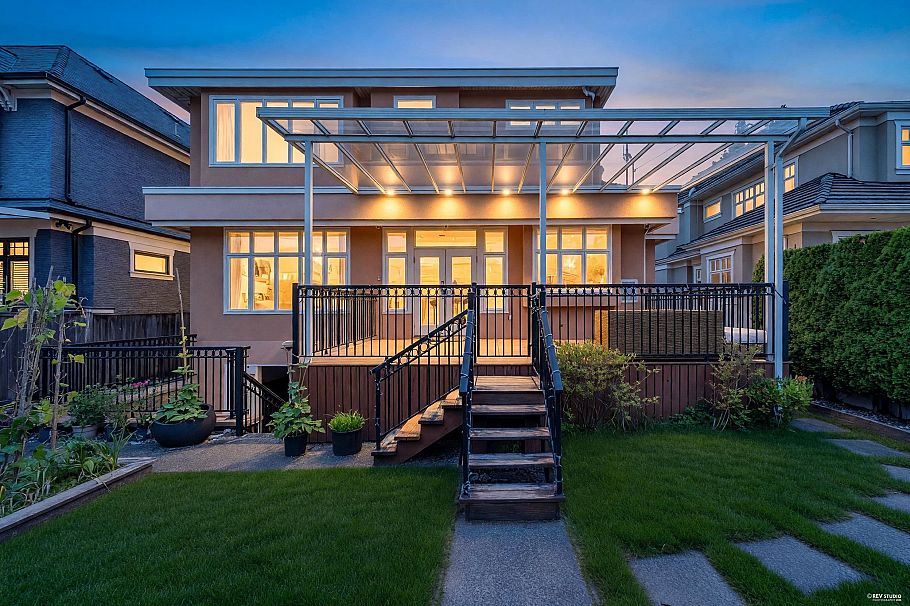 2498 W 22nd Ave Avenue Vancouver, BC - 34