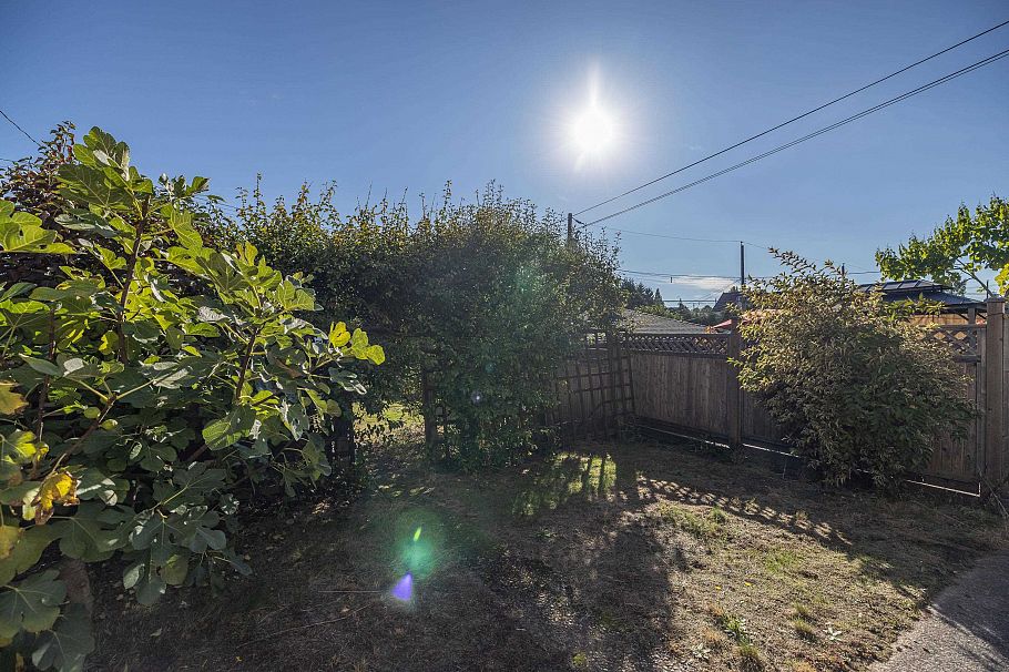 3368 Parker Street Vancouver, BC - 36