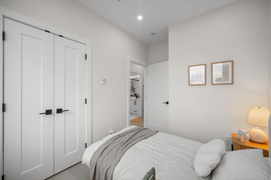 1554 W 66th Avenue Vancouver, BC - 12