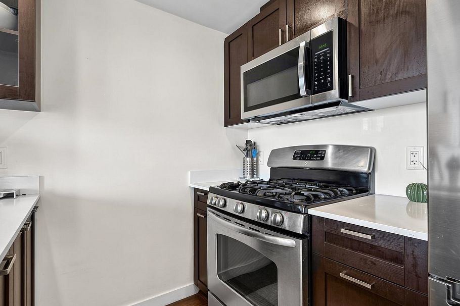 1903 4815 Eldorado Mews Vancouver, BC - 5