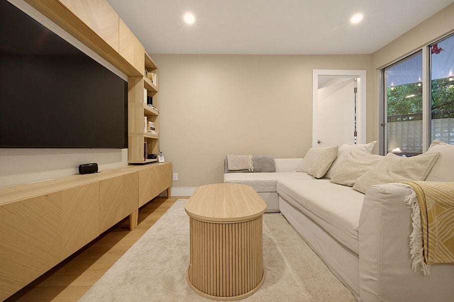 204 1345 Comox Street Vancouver, BC - 5