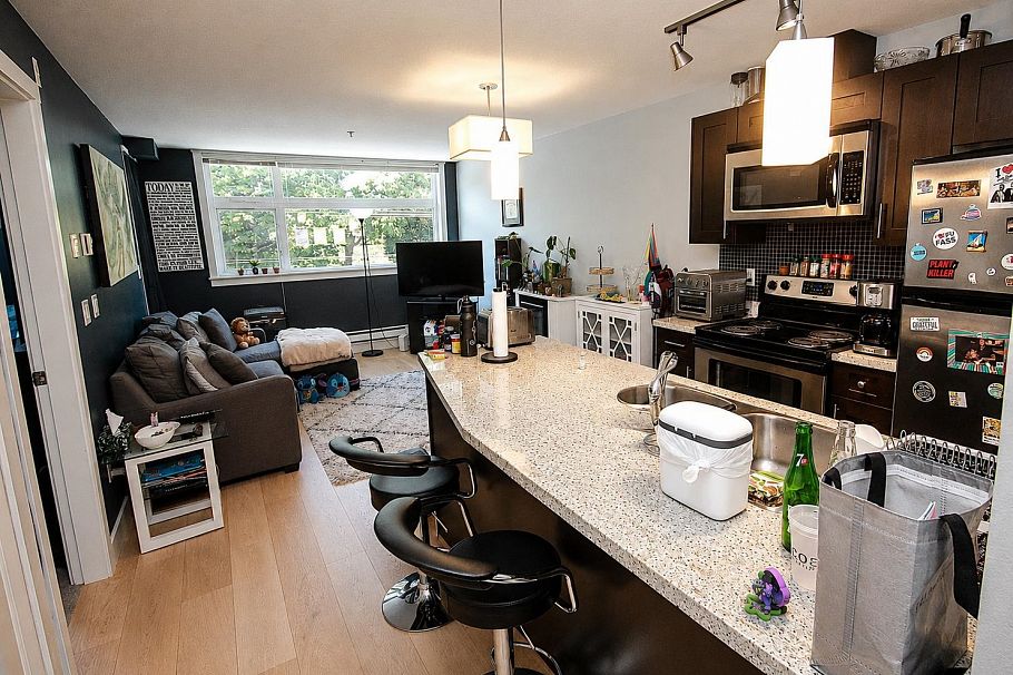 205 5488 Cecil Street Vancouver, BC - 5