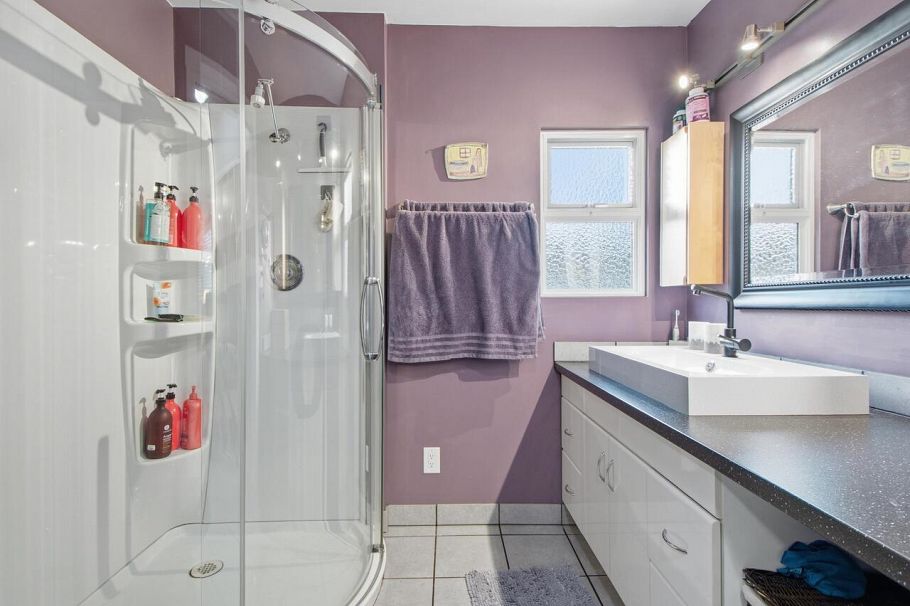 532 W 23 Street North Vancouver, BC - 11