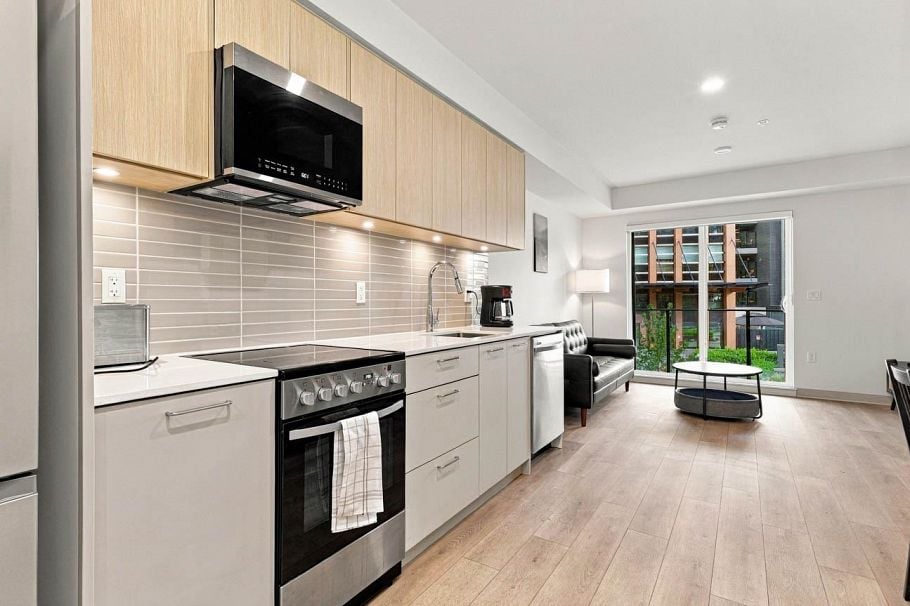 224 1529 OXFORD, North Vancouver BC V7J 0G2 North Vancouver, BC - 2