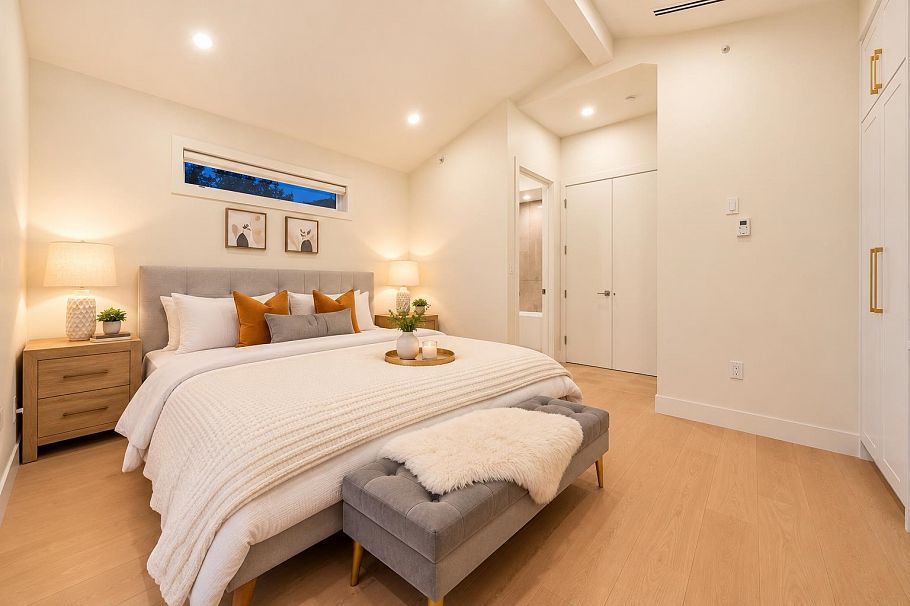 1 1582 E 2nd Avenue Vancouver, BC - 35