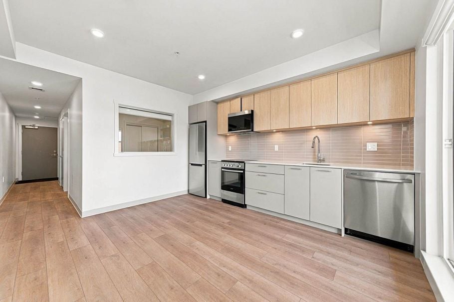 502 1529 OXFORD STREET, North Vancouver BC V7J 0G2 North Vancouver, BC - 3