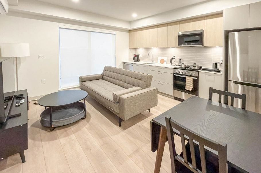 611 1529 OXFORD STREET, North Vancouver BC V7J 0G2 North Vancouver, BC - 1