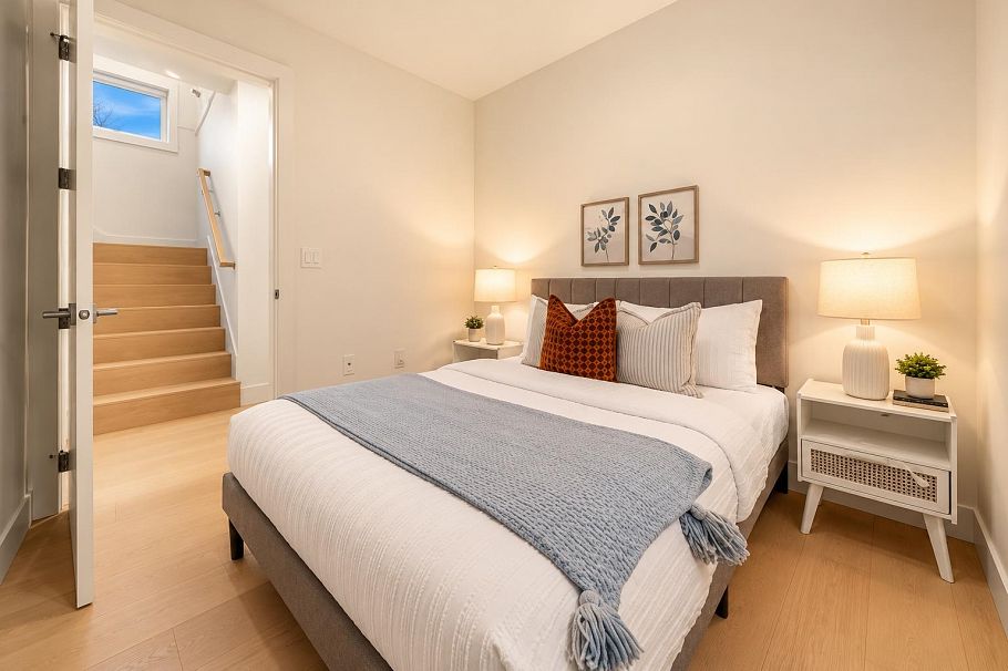 1 1582 E 2nd Avenue Vancouver, BC - 29