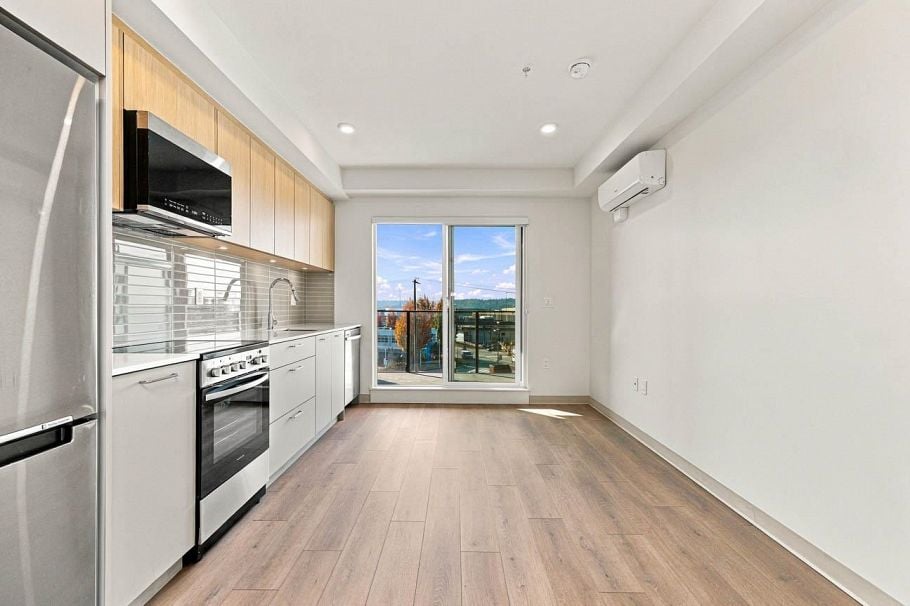 512 1529 OXFORD STREET, North Vancouver BC V7J 0G2 North Vancouver, BC - 1