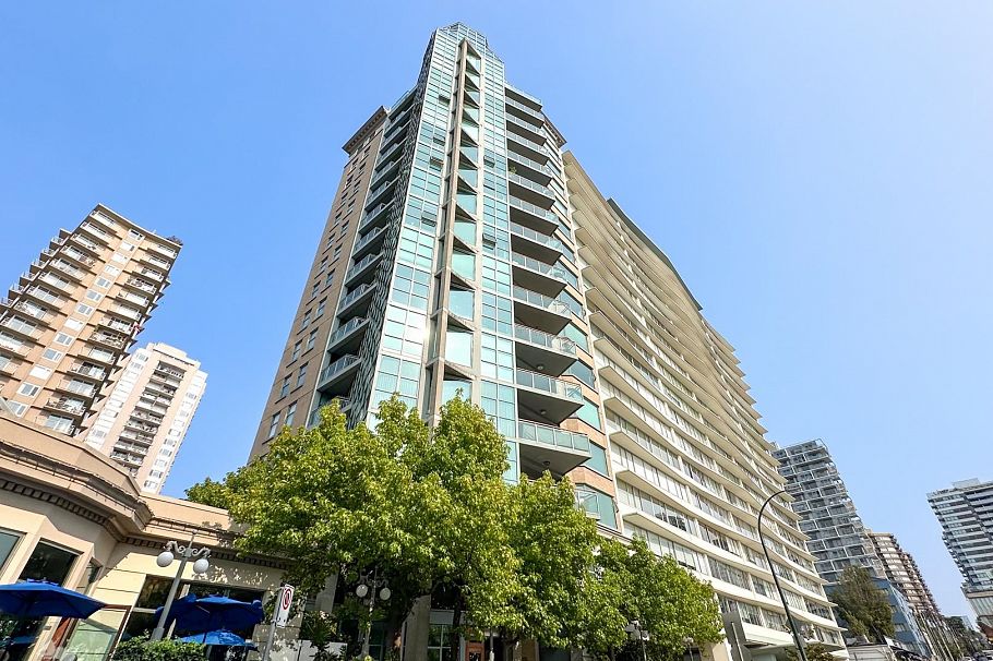 17 1861 Beach Avenue Vancouver, BC - 36