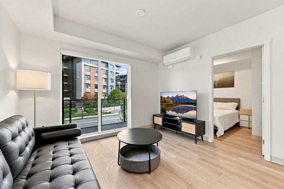 224 1529 OXFORD, North Vancouver BC V7J 0G2 North Vancouver, BC - 1