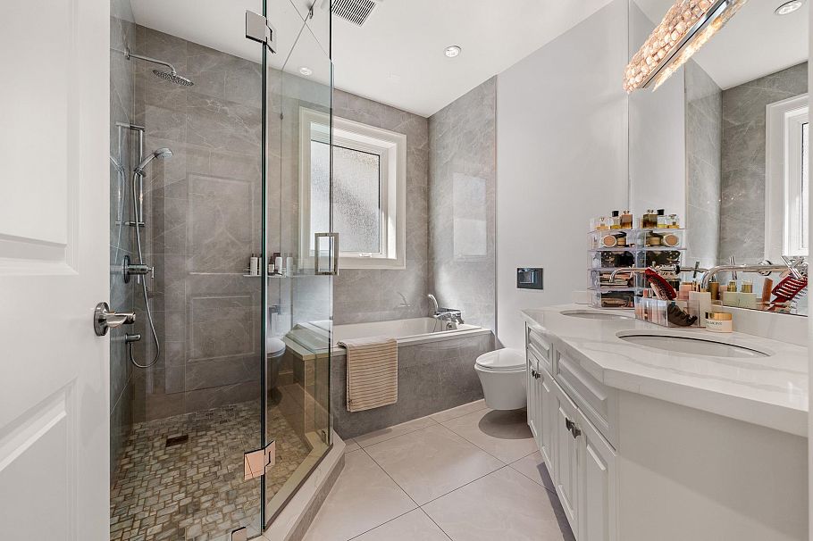 2756 W 38th Avenue Vancouver, BC - 23