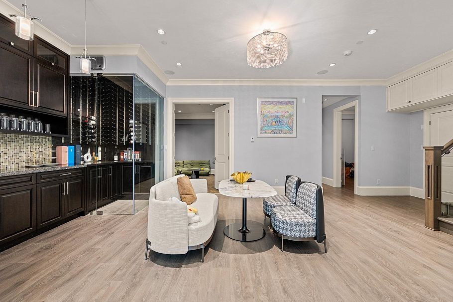 2756 W 38th Avenue Vancouver, BC - 24