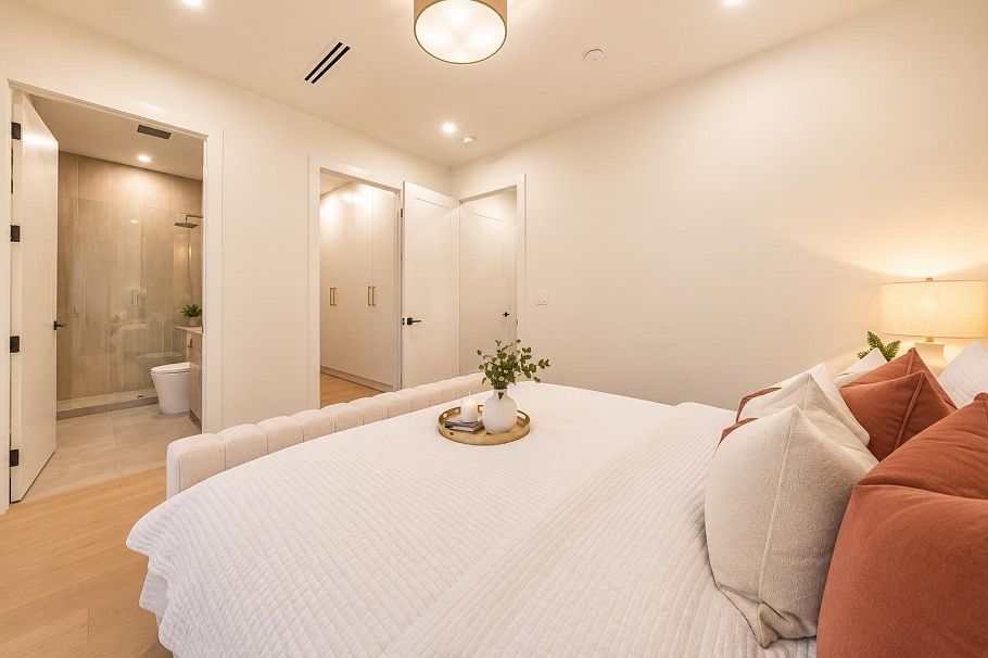 1 1582 E 2nd Avenue Vancouver, BC - 32