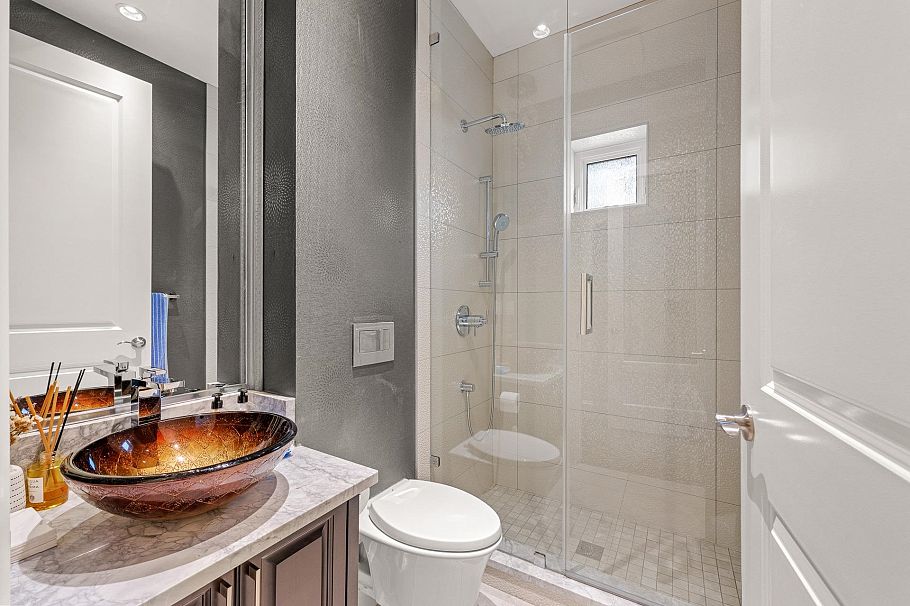 2756 W 38th Avenue Vancouver, BC - 16