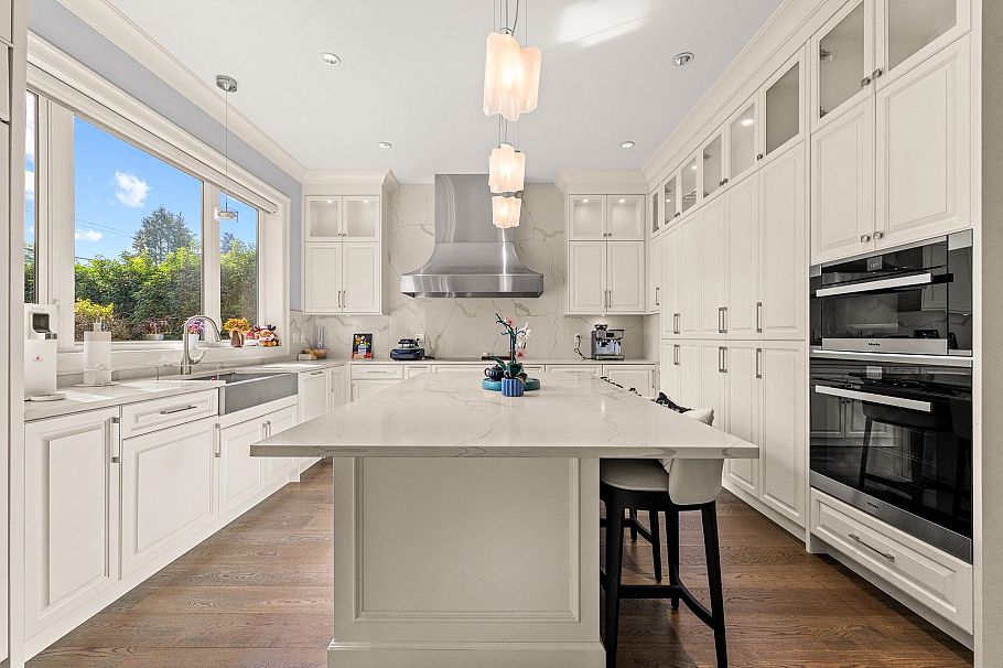 2756 W 38th Avenue Vancouver, BC - 12