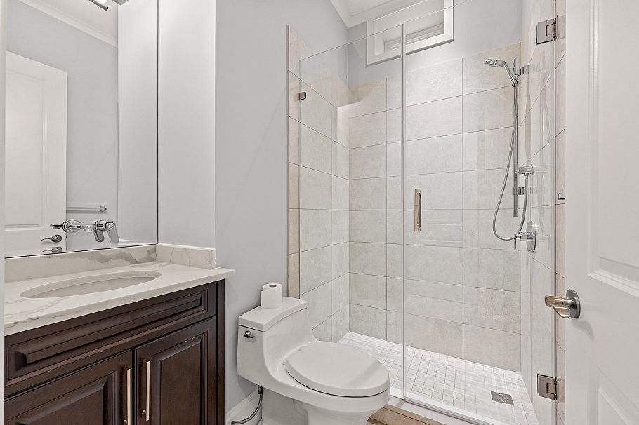 2756 W 38th Avenue Vancouver, BC - 22