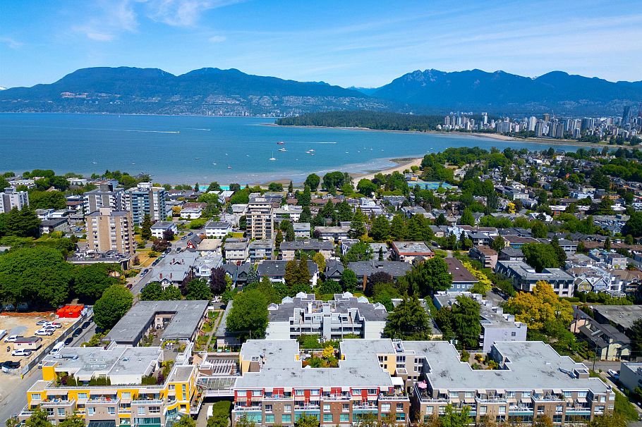 210 2250 W 3rd Avenue Vancouver, BC - 23