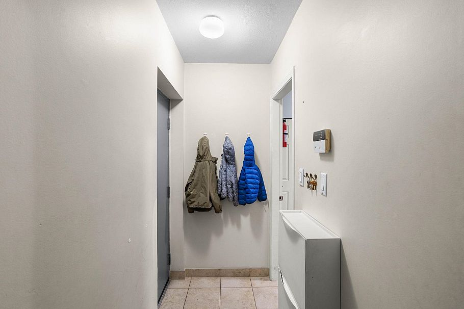 7 245 E 5th Street North Vancouver, BC - 30