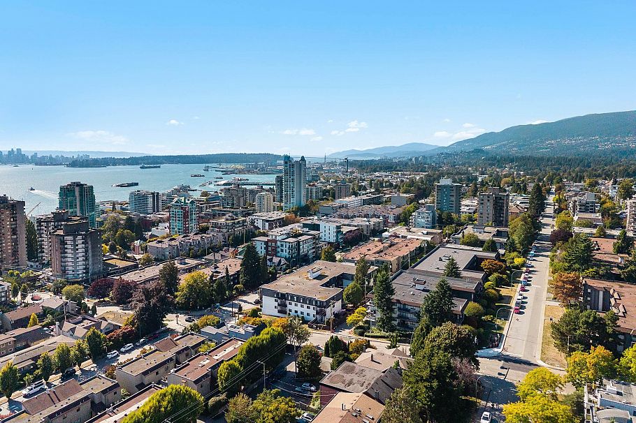 7 245 E 5th Street North Vancouver, BC - 38