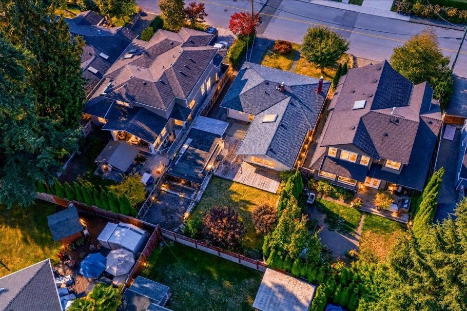 3040 Paisley Road North Vancouver, BC - 2