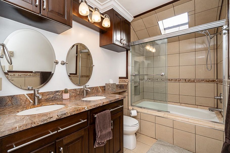 1562 W 62nd Avenue Vancouver, BC - 22