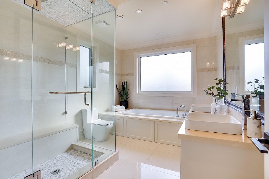 3760 W 17th Avenue Vancouver, BC - 21