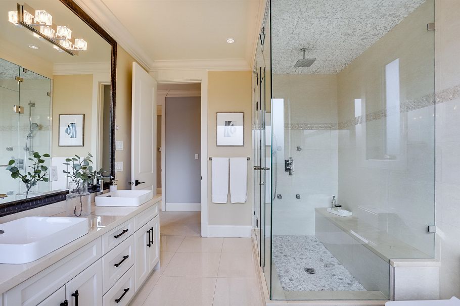 3760 W 17th Avenue Vancouver, BC - 18