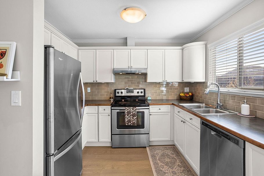 7 245 E 5th Street North Vancouver, BC - 10