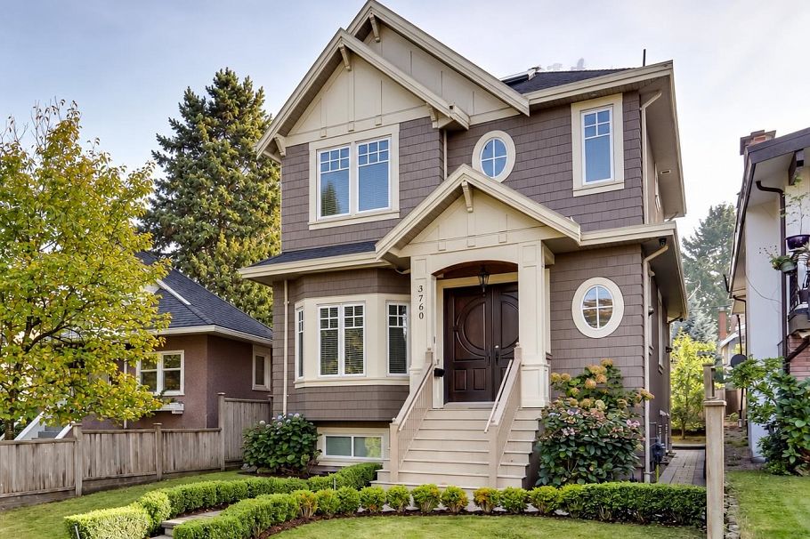 3760 W 17th Avenue Vancouver, BC - 1