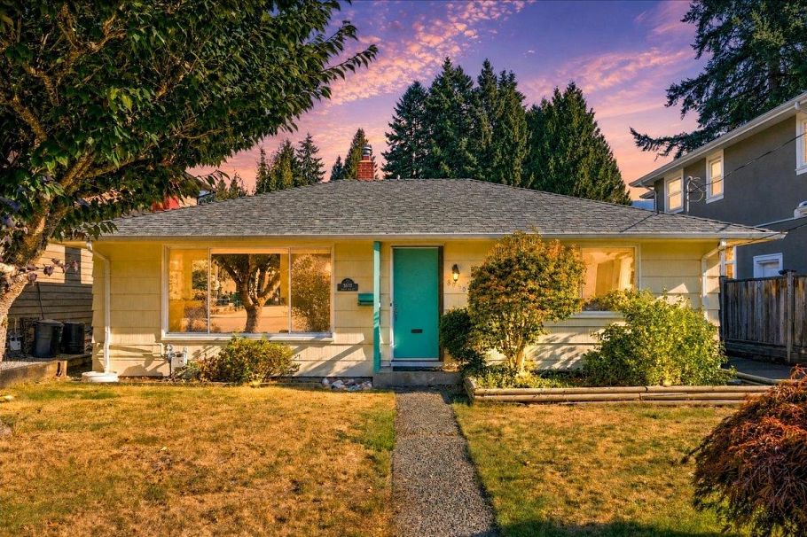 3040 Paisley Road North Vancouver, BC - 1
