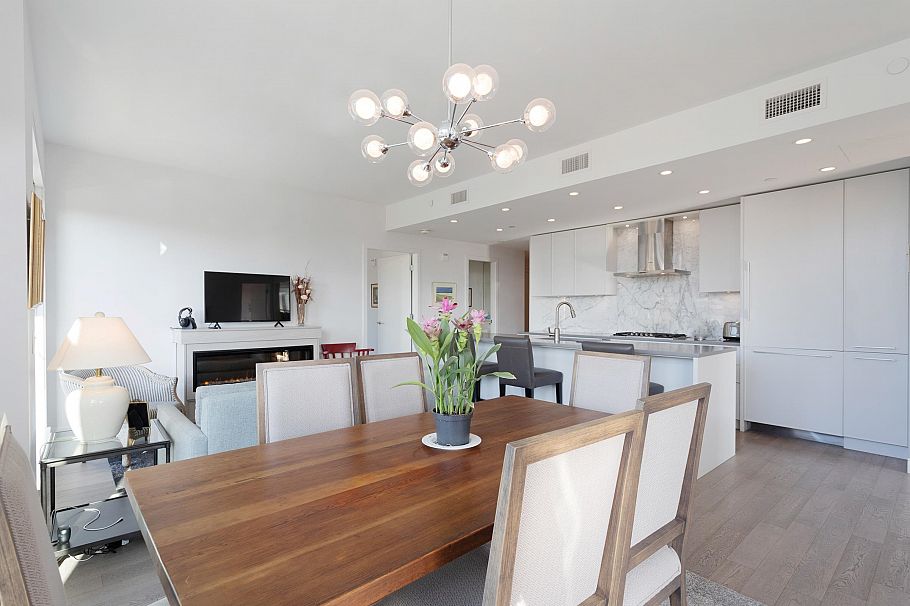 206 3220 Connaught Crescent North Vancouver, BC - 8
