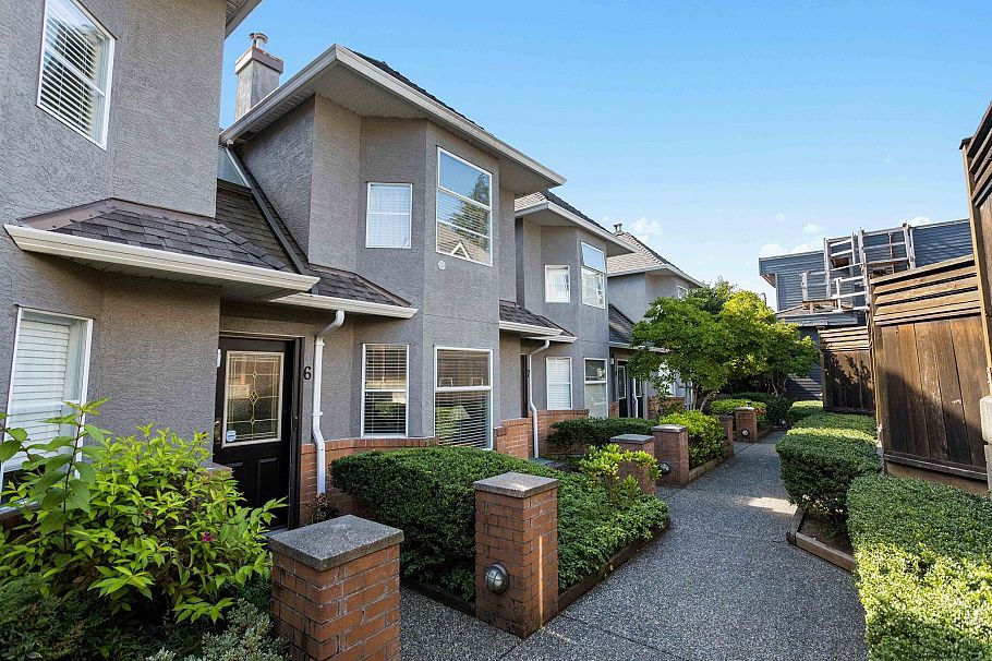 7 245 E 5th Street North Vancouver, BC - 34