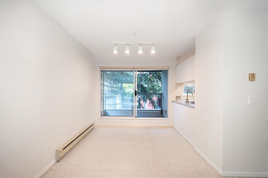 210 2250 W 3rd Avenue Vancouver, BC - 13