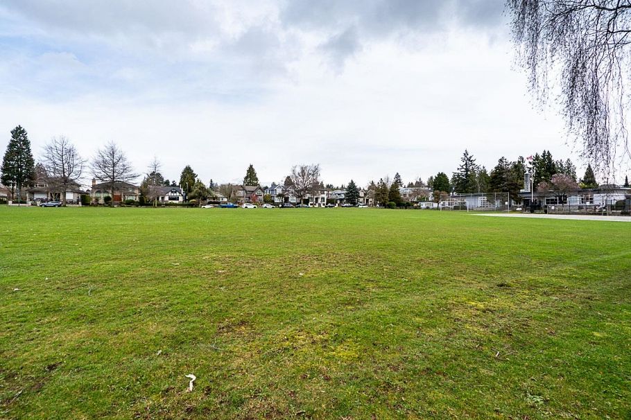 1562 W 62nd Avenue Vancouver, BC - 39