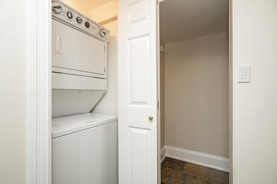 1562 W 62nd Avenue Vancouver, BC - 24